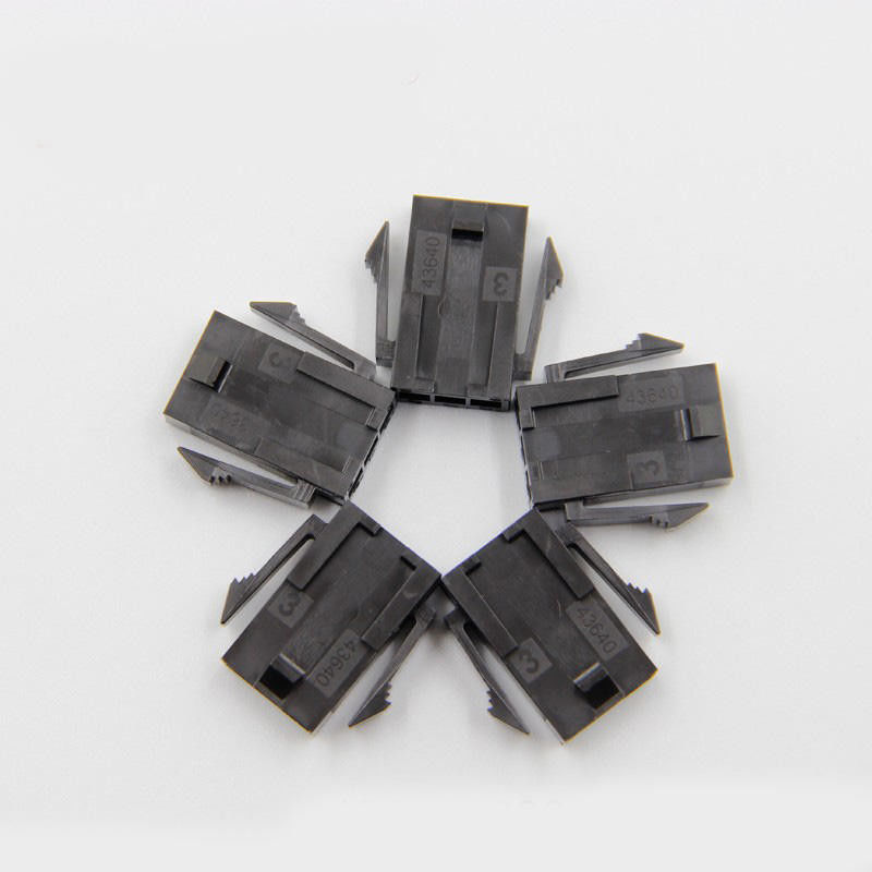 Molex 43640-0300 Micro-Fit 3.0 Fiş Muhafazası Tek Sıra 3 pimli Panel Montaj Kulakları Düşük Halojen stokta 43640-0300